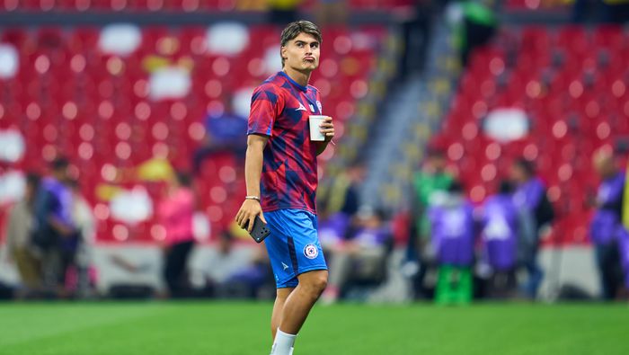 Luka Romero en el calentamiento del partido de América contra Cruz Azul en la Liga MX | MEXSPORT