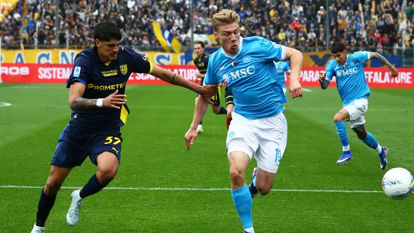 Parma le roba el empate al Napoli y lo aleja del Scudetto