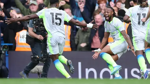 Jugadores de Manchester City en celebración en el partido contra Chelsea en la Premier League | AP
