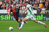 Johan Vásquez en el partido de Genoa vs Sassuolo en la Serie A | AP