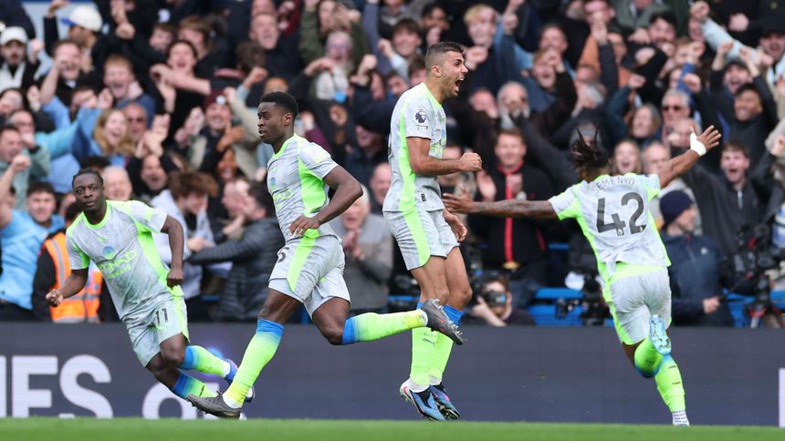 Jugadores de Manchester City en celebración ante Chelsea en la Premier League | AP