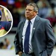 Aficionados revientan al Piojo Herrera por comentarios contra Jardine en transmisión del Clásico Joven