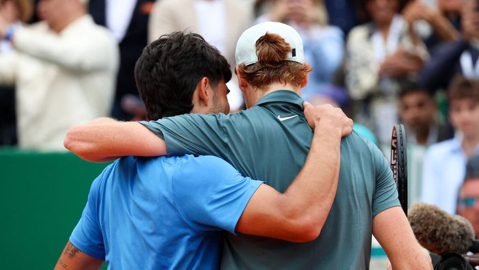 Carlos Alcaraz y Jannik Sinner en la Final del Masters de Montecarlo 2026 | AFP