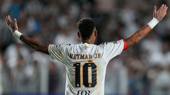 ¡No se quiere quedar fuera! Neymar apunta al Mundial con una racha de buenas actuaciones con Santos