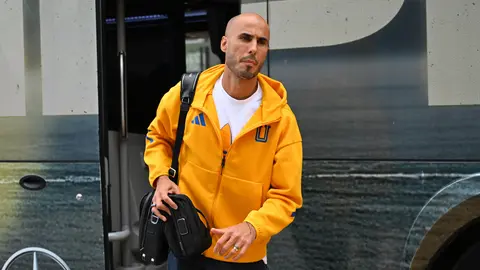 Guido Pizarro llegando al 'Volcán' para el partido ante Chivas | Imago7