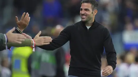 Cesc Fábregas en celebración tras una victoria de Como 1907 | AP