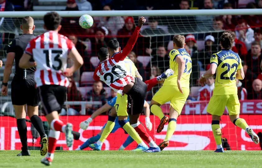 Gol de Nordi Mukiele de Sunderland ante el Tottenham I AP