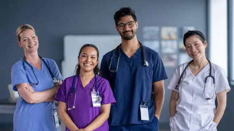Instituciones sanitarias han reconocido que enfermeras y enfermeros fueron fundamentales durante el COVID-19. / iStock