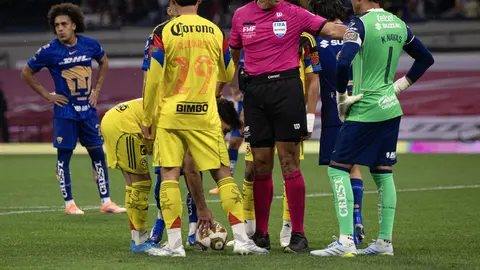 Santander estuvo involucrado en la Polémica en el américa vs Pumas | MEXSPORT