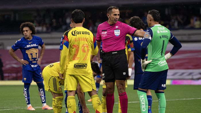 Santander estuvo involucrado en la Polémica en el américa vs Pumas | MEXSPORT