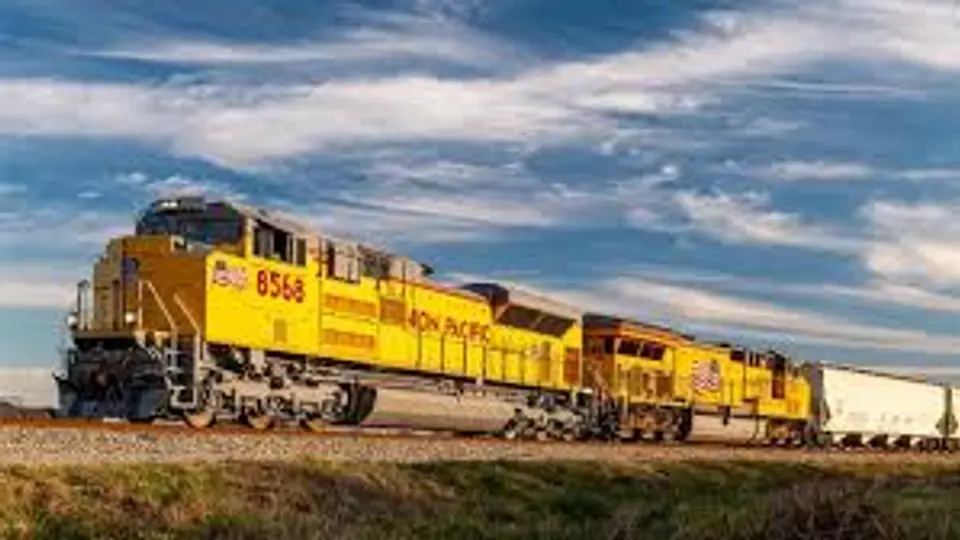 Hallan muertos a tres mexicanos dentro de vagón de tren en Texas/ X