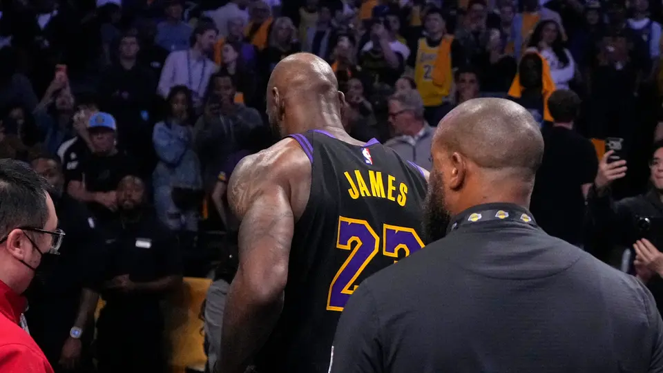 Lebron James en el partido de Los Angeles Lakers contra Thunder de Oklahoma City | AP