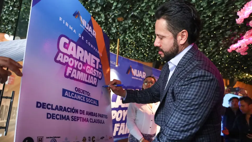 El diputado Anuar Azar presentó en Atizapán de Zaragoza el programa “Carnet de Apoyo al Gasto Familiar” / Especial