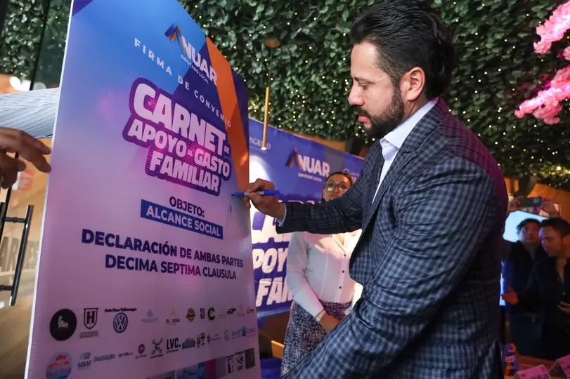 El diputado Anuar Azar presentó en Atizapán de Zaragoza el programa “Carnet de Apoyo al Gasto Familiar” / Especial