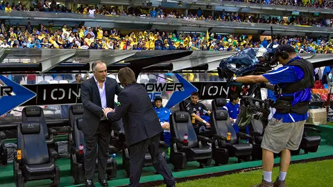 Guillermo Vázquez y Miguel Herrera en la Final del Clausura 2013 de la Liga MX | IMAGO 7