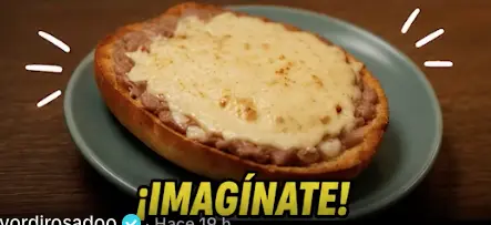 Los tradicionales molletes mexicanos viven un nuevo auge gracias a trends, memes y videos virales en TikTok e Instagram.