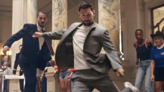 ¡Alucinante! Lionel Messi y Guillermo Ochoa protagonizan extraordinario comercial mundialista