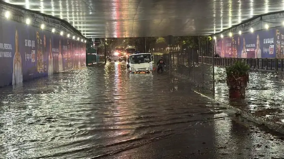 La madrugada de este martes la CDMX presentó afectaciones por las intensas lluvias/N+