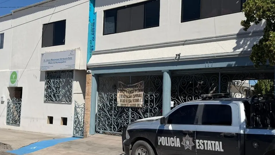 La Fiscalía de Sonora difundió una ficha de búsqueda del médico, quien no se presentó a su audiencia judicial./ RS