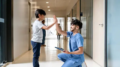 La fecha fue instaurada oficialmente por el Consejo Internacional de Enfermeras (CIE) en 1974. / iStock