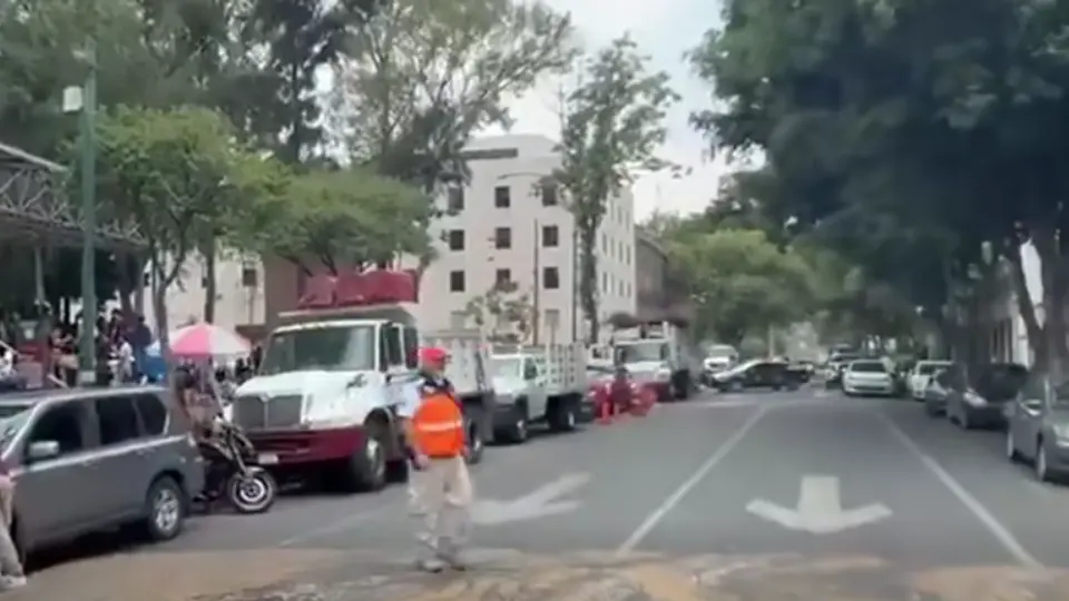 Ante la amenaza de bomba, los estudiantes desalojaron el plantel en total orden / Redes Sociales