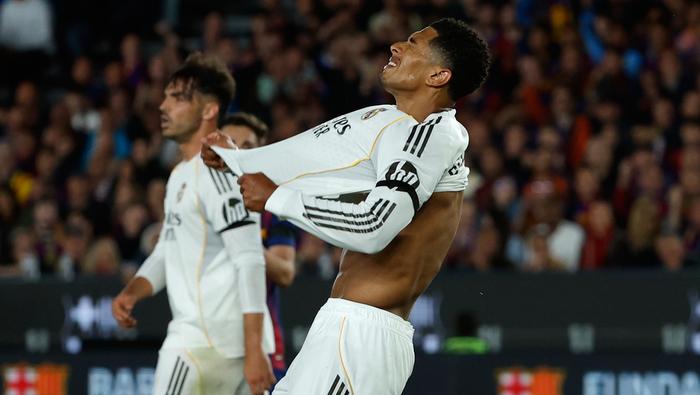 Jude Bellingham en lamento en el partido de Real Madrid contra Barcelona en LaLiga | AP