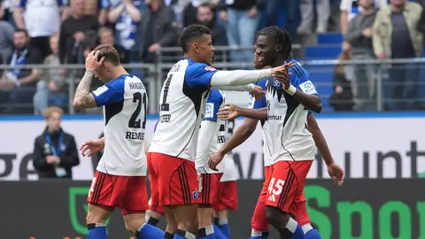 Jugadores de Hamburg en celebración en la Bundesliga | AP