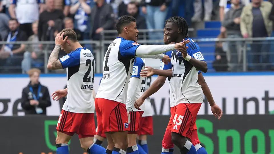 Jugadores de Hamburg en celebración en la Bundesliga | AP