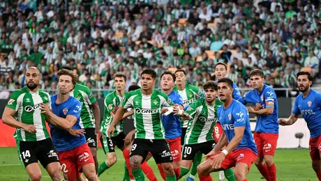Con polémica, Betis vence a Elche y clasifica a Champions League; Fidalgo se quedó en la banca
