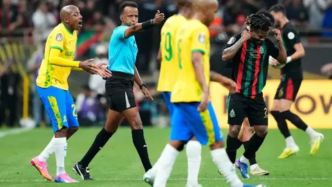 Omar Artan en juego de la CAF | AP