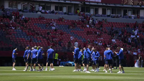 ¿Y la gente? Baja entrada en la inauguración del partido entre Canadá y Bosnia