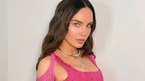 Belinda compartió fotos de su look. / @belindapop