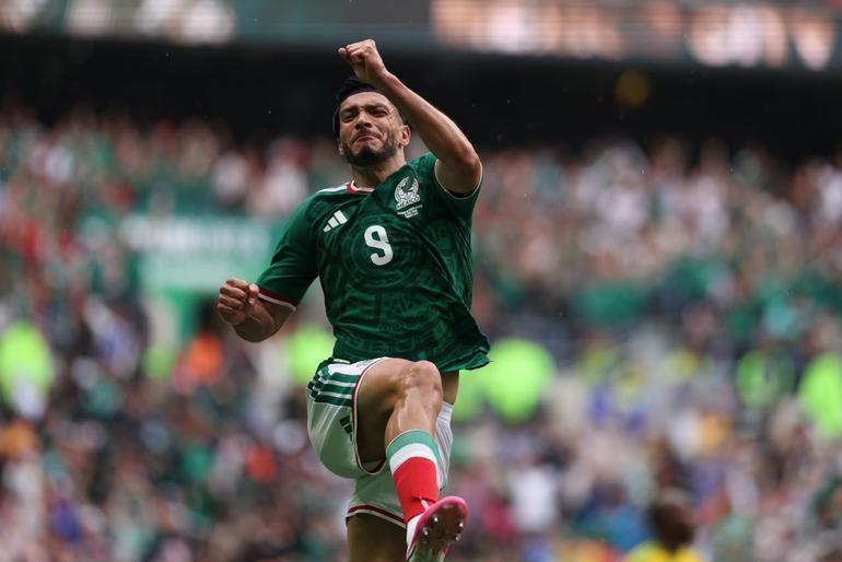 Raúl Jiménez celebra su primer gol en el Mundial | MIGUEL PONTÓN