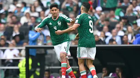 Edson Álvarez ingresando al partido inaugural de la Copa del Mundo | IMAGO7