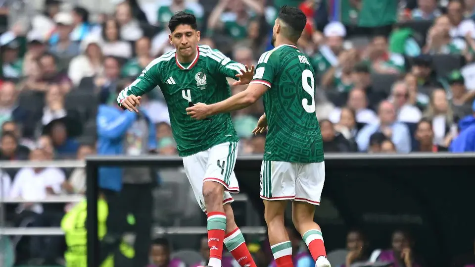 Edson Álvarez ingresando al partido inaugural de la Copa del Mundo | IMAGO7