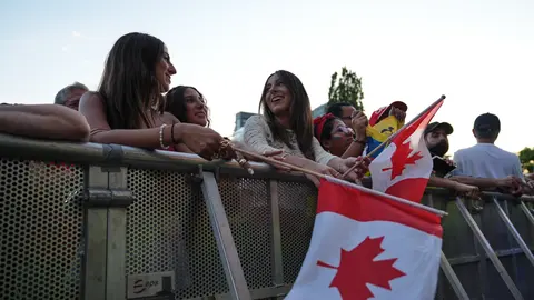 Afición canadiense de cara al debut de su selección | AP