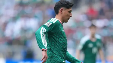 Edson Álvarez se une a Miroslav Klose y Andrés Iniesta con historia marca