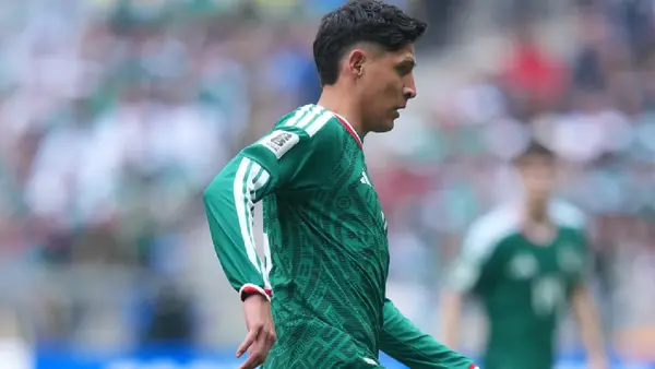 Edson Álvarez se une a Miroslav Klose y Andrés Iniesta con historia marca