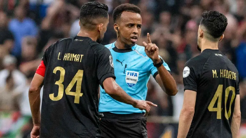 Omar Artan en juego de la CAF | AP