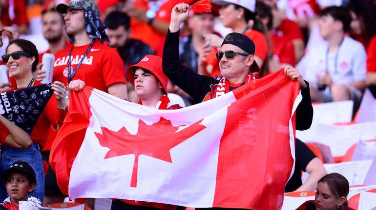 Afición de Canadá presente en el Estadio de Toronto | AP