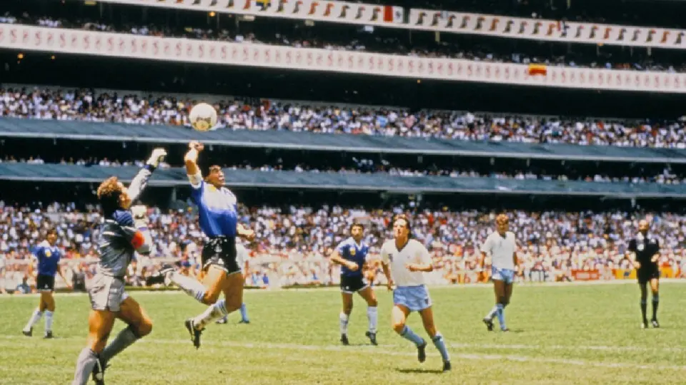 Diego Armando Maradona, ante Inglaterra, en México 1986 | AFP