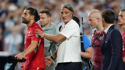 "Inaceptable": Técnico de Suiza se indigna con arbitraje del partido ante Argentina