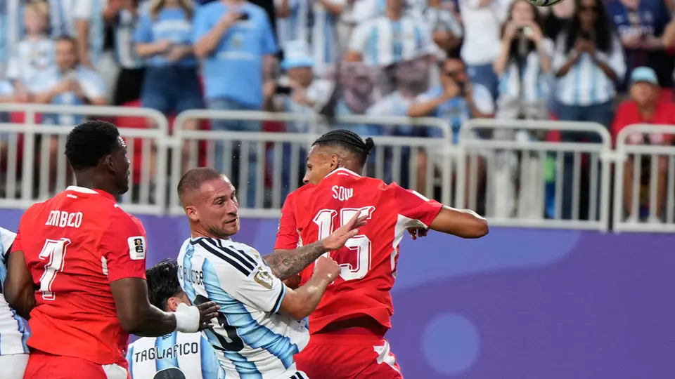 Alexis Mac Allister remata para gol | AP
