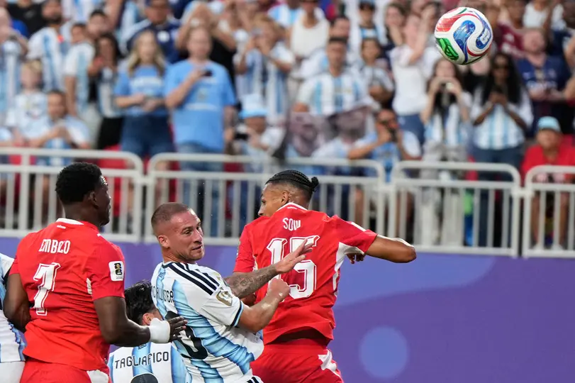 Alexis Mac Allister remata para gol | AP