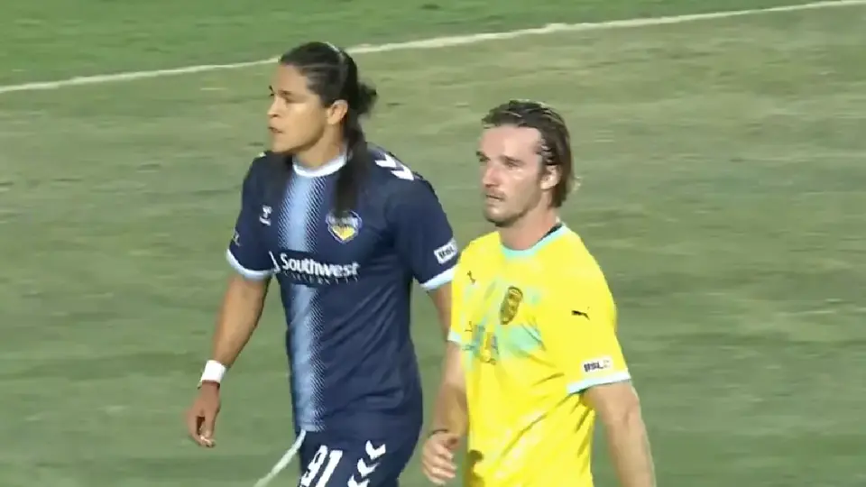 Actor de Ted Lasso debuta como futbolista