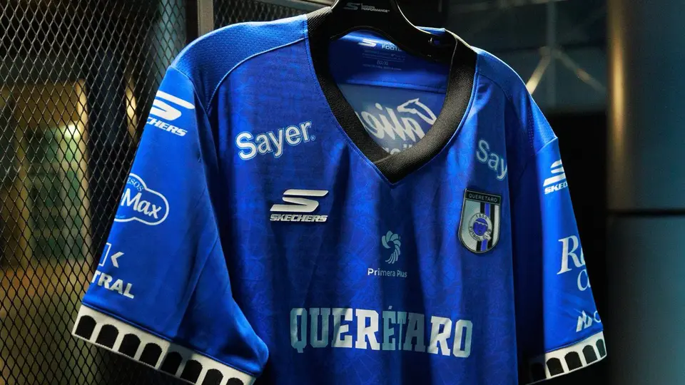 Gallos Blancos presenta su uniforme inspirado en la arquitectura de Querétaro