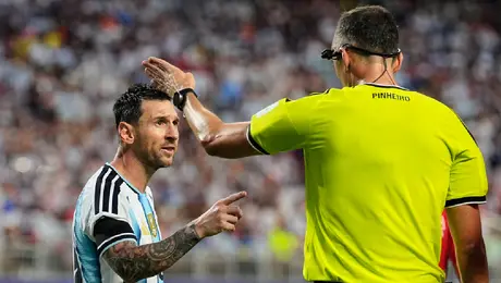 Lionel Messi explota contra el árbitro Joao Pinheiro en los Cuartos de Final del Mundial 2026