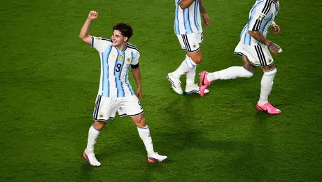 ¡El Sorprendente Julián Álvarez! La 'Araña' se convirtió en el superhéroe de Argentina rumbo a Semifinales