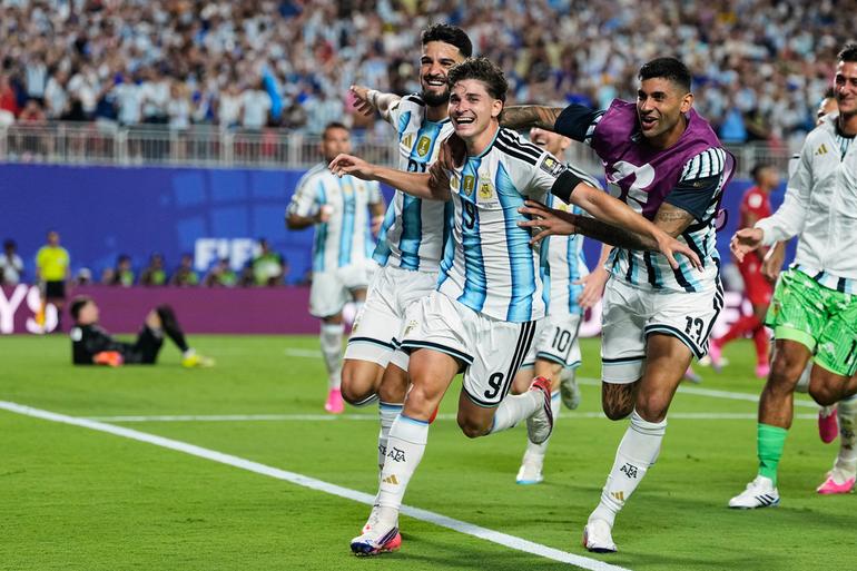 Julián Álvarez pone a Argentina en Semifinales | AP