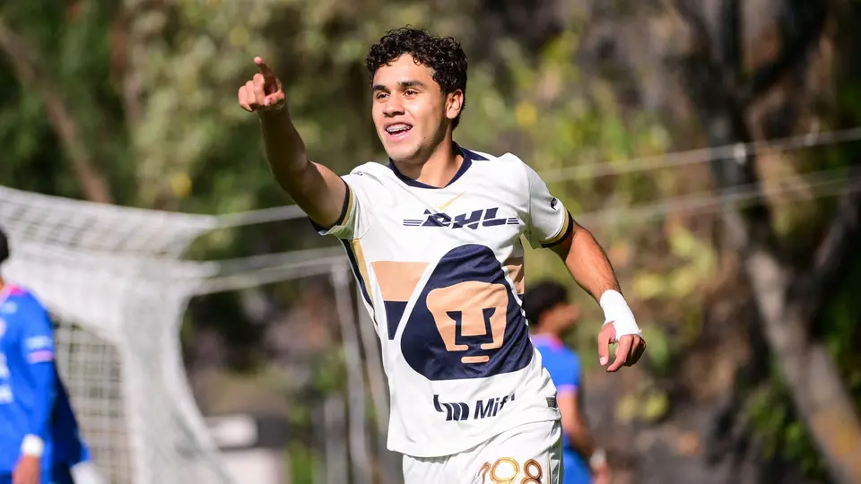 Julio César Domínguez Castillejos con Pumas | IMAGO 7